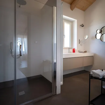 Theresa Sulla Collina 4*